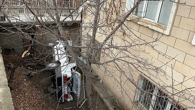 nevsehirde-inanilmaz-goruntu-bahceye-uctu-3-kisi-yaralandi-1734945831237.jpeg