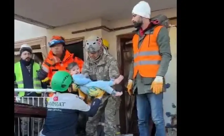 SON DAKİKA: Deprem’de 90. saat mucizesi! 10 günlük Yağız bebek ve annesi herkesi ağlattı