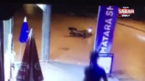 Denizli'de ehliyetsiz sürücü polise çarpma anı kamerada | Video