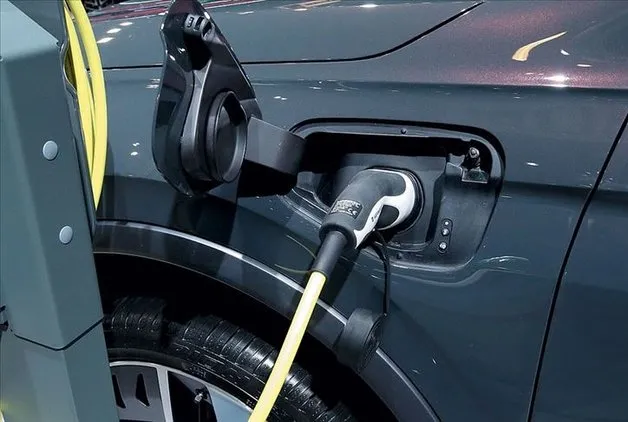 DÜNYA GENELİNDE ELEKTRİKLİ TAŞIT SAYISI 7,2 MİLYONA YÜKSELDİ