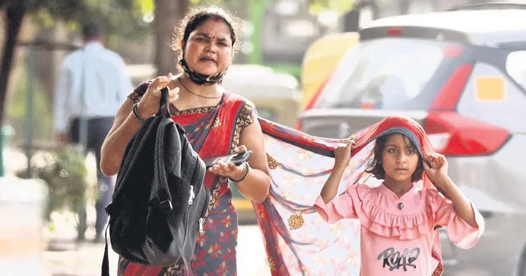 Hindistan yanıyor: 166 ölü