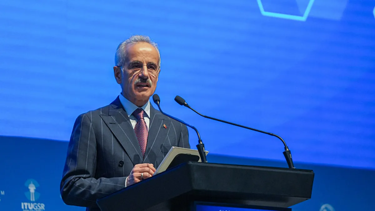 Bakan Uraloğlu’ndan yerli ve milli uydu müjdesi: “Türksat 7A için kolları sıvadık” Bakan Uraloğlu’ndan yerli ve milli uydu müjdesi: “Türksat 7A için kolları sıvadık”