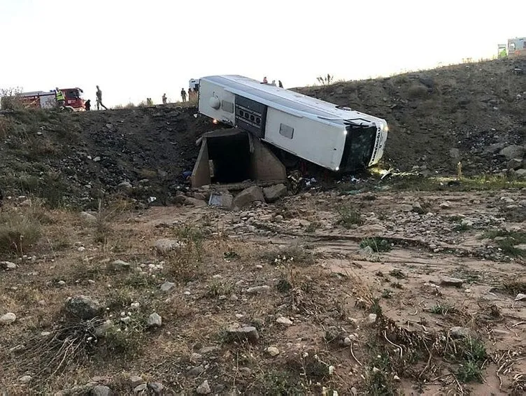 Son dakika: Erzurum’da feci kaza! Yolcu otobüsü şarampole devrildi: Ölü ve yaralılar var