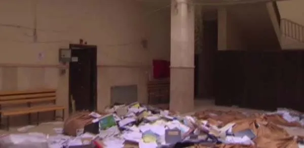 Mehmetçik Afrin’de teröristlerin sözde yargılamalarını yaptığı mahkeme binasına girdi