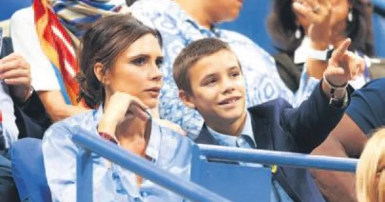 Anne-oğul tribünde