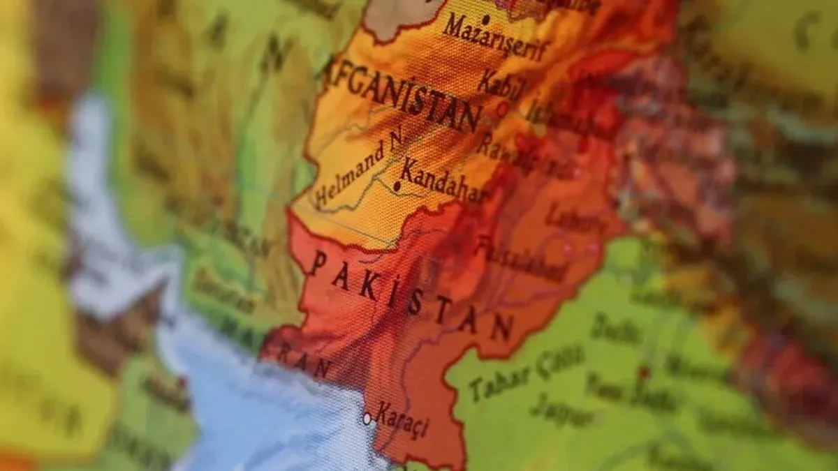 Pakistan: Afganistan'da 10 noktaya hava saldırısı düzenledik
