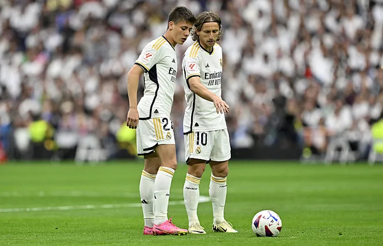 Son dakika haberi: Real Madrid taraftarları ayakta alkışladı! Arda Güler öyle bir şey yaptı ki...