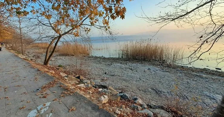 Kuraklık Sapanca Gölünü de vurdu
