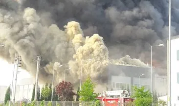 Hendek 2. OSB’de çıkan yangında dev fabrika kül oldu