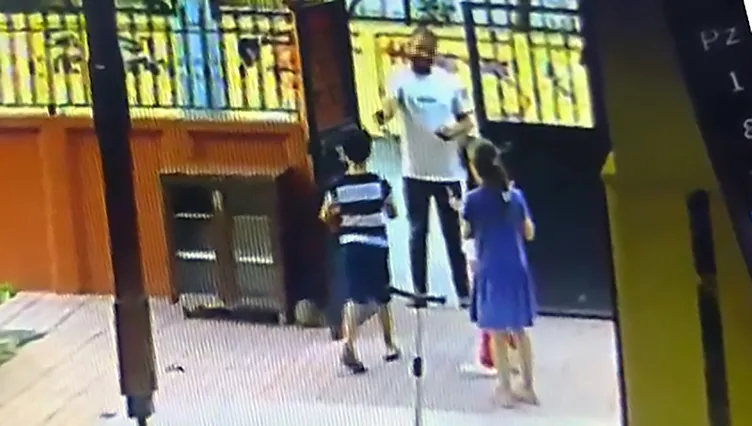 Adana’da korkutan anlar: Çocuklara para verip çok tatlısınız diyen şüpheli aranıyor!