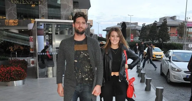 Gizem Karaca Ile Kemal Ekmekci Izmir De Ev Lendi Son Dakika Haberler