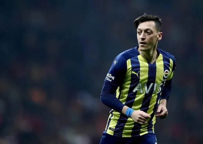 dunyanin-en-iyi-pas-atan-20-futbolcusu-listede-tek-turk-var-1790231046653.jpeg