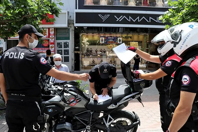 Son Dakika Polisten Dev Denetim Maske Takmayanlara Ceza Yagdi