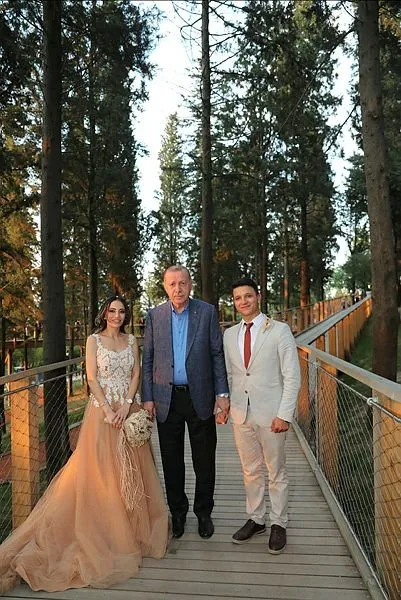 BaÅkan ErdoÄan, NakkaÅtepe Millet Bahçesi'ni gezdi vatandaÅlarla sohbet etti