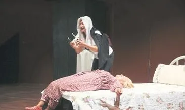 Erdemli Şehir Tiyatrosu ‘Perde’ dedi