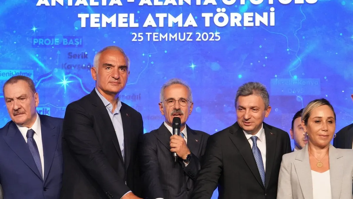Bakan Ersoy açıkladı: Antalya turizmi için yeni ulaşım dönemi başlıyor