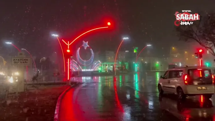 Aksaray merkeze mevsimin ilk karı yağdı