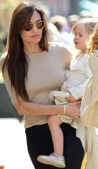 Angelina Jolie’nin ikizleri büyüdü!