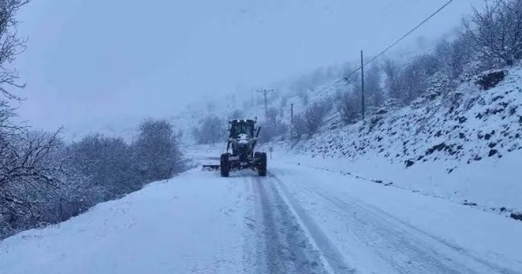 Sivas’ta kar yağışı nedeniyle bazı yollar araç trafiğine kapatıldı