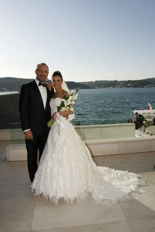 Halit Ergenc Ve Eski Esi Gizem Soysalli Galeri Magazin