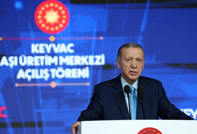 acilisini-baskan-erdogan-yapti-hepatit-a-asisi-artik-dunya-standartlarinda-ulkemizde-de-uretilecek-1698756161055.jpg Açılışını Başkan Erdoğan yaptı! Hepatit A aşısı artık dünya standartlarında ülkemizde de üretilecek