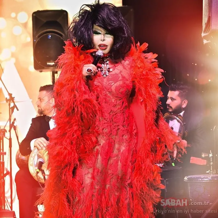 Kafalar karıştı! Diva Bülent Ersoy iptal olan konserini Osmanlıca kelimeler kullanarak açıkladı! Sosyal medyada gündem oldu!