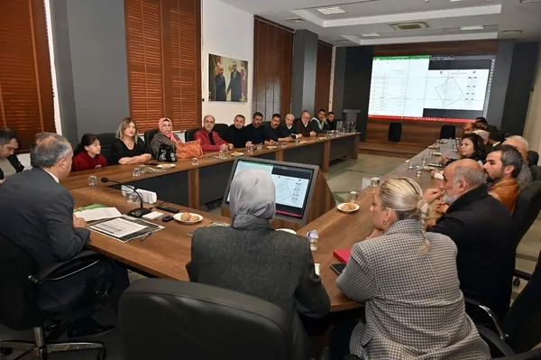 depremzede-esnaflar-dukkanlarini-kura-cekimi-ile-belirledi-1732620638851.jpg