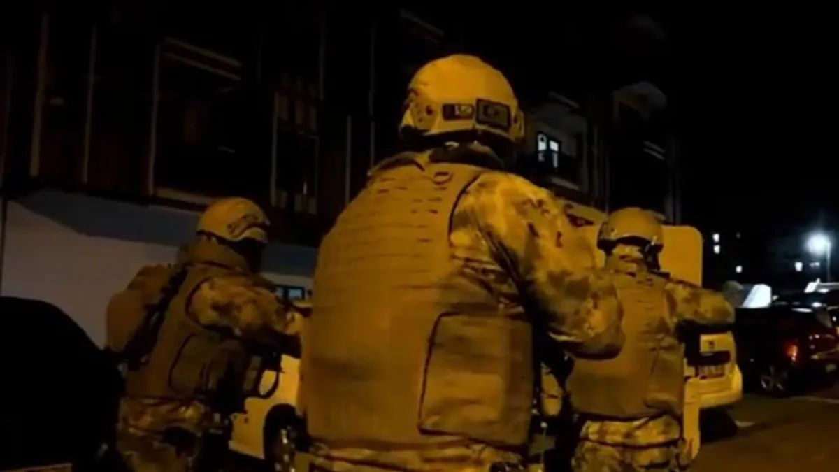 SON DAKİKA: Çanakkale’de ‘yeni nesil’ haraç çetesine darbe: 5 yıldızlı otelin terasından şehri haraca bağlamışlar! SON DAKİKA: Çanakkale’de ‘yeni nesil’ haraç çetesine darbe: 5 yıldızlı otelin terasından şehri haraca bağlamışlar!