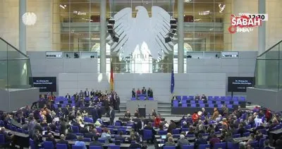 Almanya Meclisi’nde Türkiye’deki depremzedeler için saygı duruşu | Video