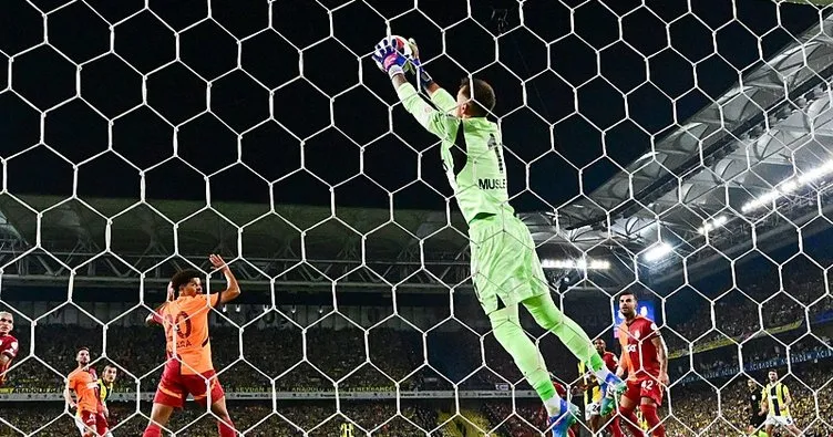 GALATASARAY HABERLERİ: Kadıköy panteri Muslera