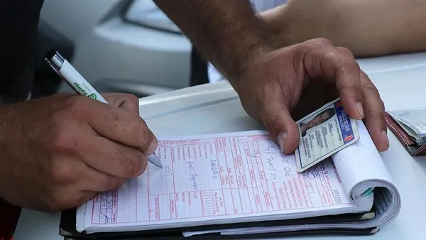 korsan-taksiciler-siki-denetime-takildi-araclar-trafikten-men-edildi-para-cezasi-kesildi-1780395863903.jpg