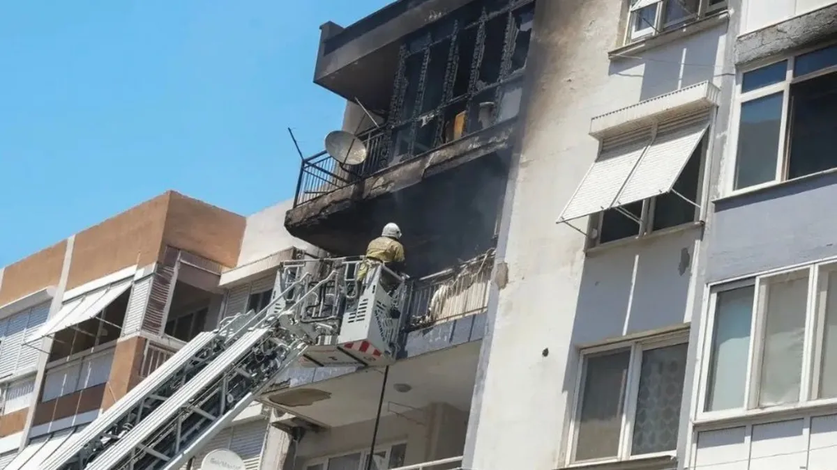 İzmir’de yangın: 6 kişi dumandan etkilendi İzmir’de yangın: 6 kişi dumandan etkilendi