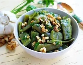Cevizli Taze Fasulye Salatası