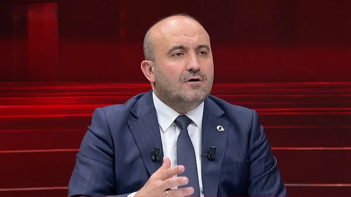 AK Parti Eskişehir İl Başkanı Gürhan Albayrak’tan CHP’ye sert eleştiriler: İç kavgalarından şehrin geleceğiyle ilgili adım atmıyorlar AK Parti Eskişehir İl Başkanı Gürhan Albayrak’tan CHP’ye sert eleştiriler: İç kavgalarından şehrin geleceğiyle ilgili adım atmıyorlar