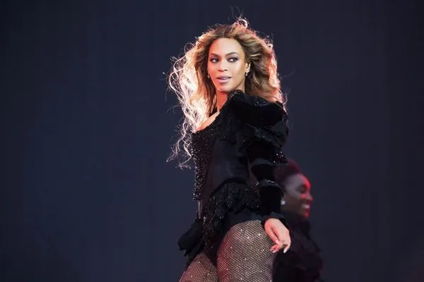 Beyonce'yi kim ısırdı!