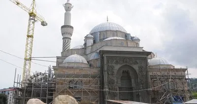 Giresun’da minaresi semaver şeklinde yapılan cami dikkat çekiyor