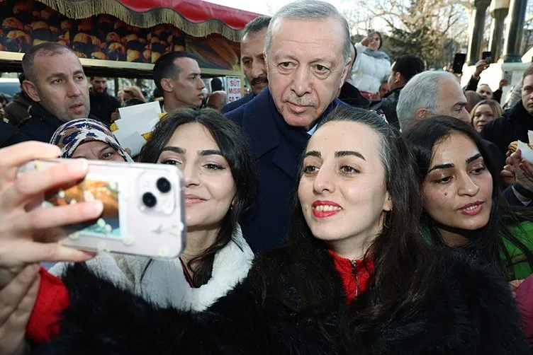 Başkan Erdoğan, Sultanahmet’te vatandaşlarla buluştu