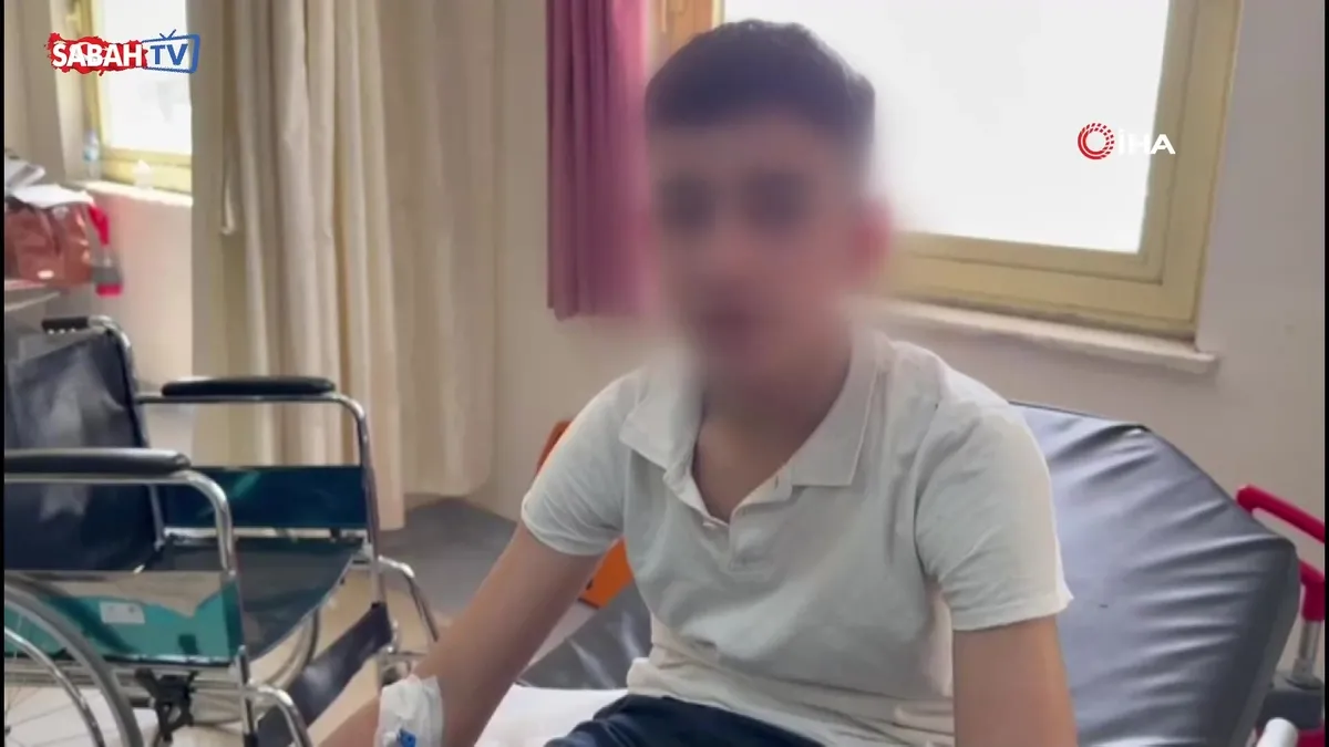 Şanlıurfa’da lisedeki silahlı saldırıda yaralanan çocuk o anları anlattı: “4-5 kere ateş etti, kendimi pencereden attım” | Video videosunu izle Şanlıurfa’da lisedeki silahlı saldırıda yaralanan çocuk o anları anlattı: “4-5 kere ateş etti, kendimi pencereden attım” | Video videosunu izle