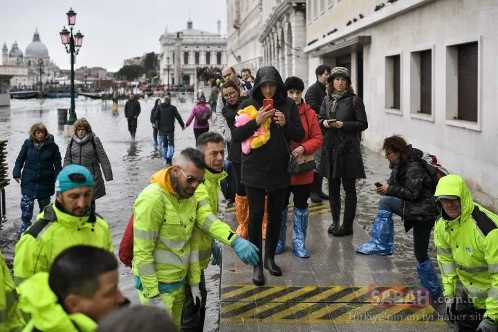 Turistik kent sular altında kaldı! Hükümete acil durum çağrısında bulunuldu
