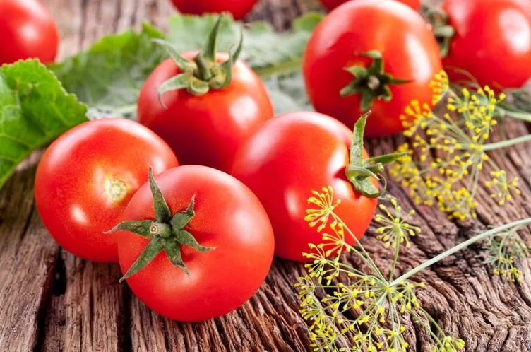 Hormonlu çilek ve domates erken ergenlik sebebi!