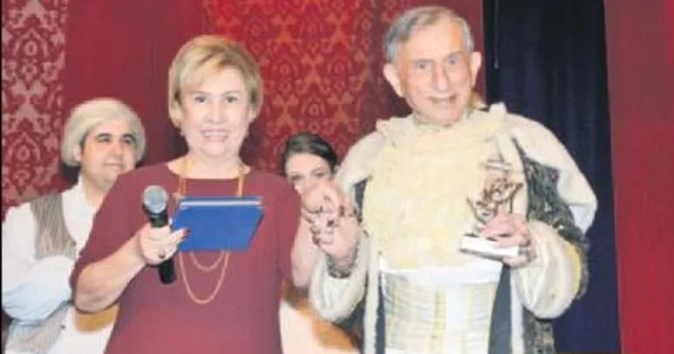 Haldun Dormen, YEKÜV’den onur ödülü aldı