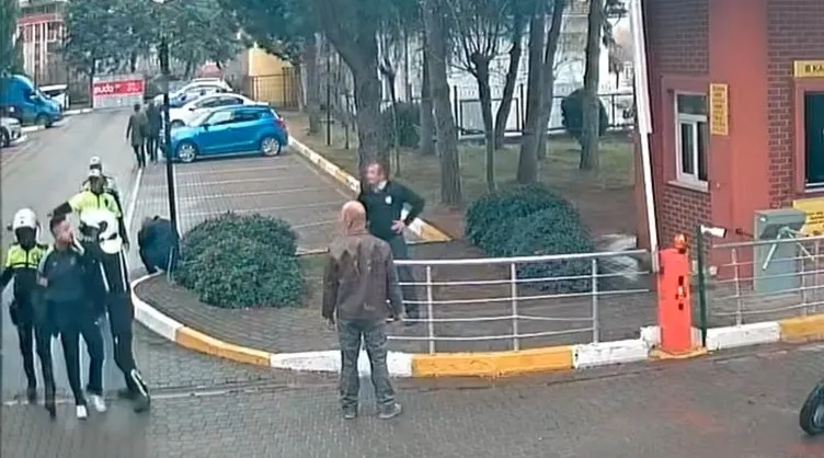 İstanbul’da korkutan anlar: Denetimden kaçtı! Yakalanınca polisin burnunu kırdı! O anlar kamerada!