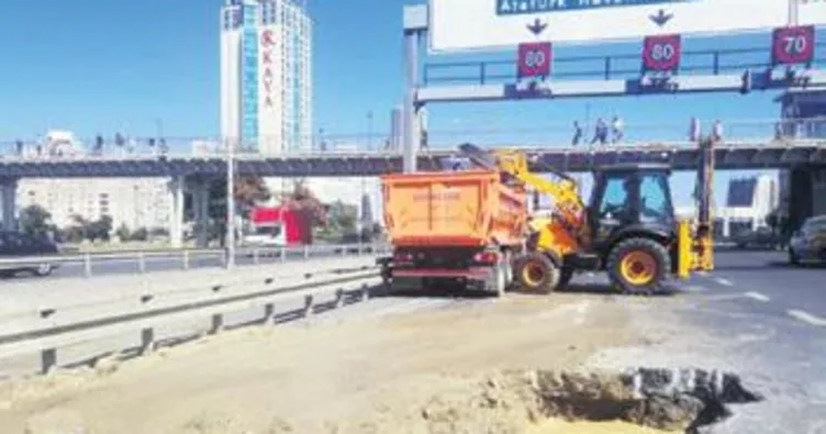 Tazyikli su D-100 karayolunu çökertti