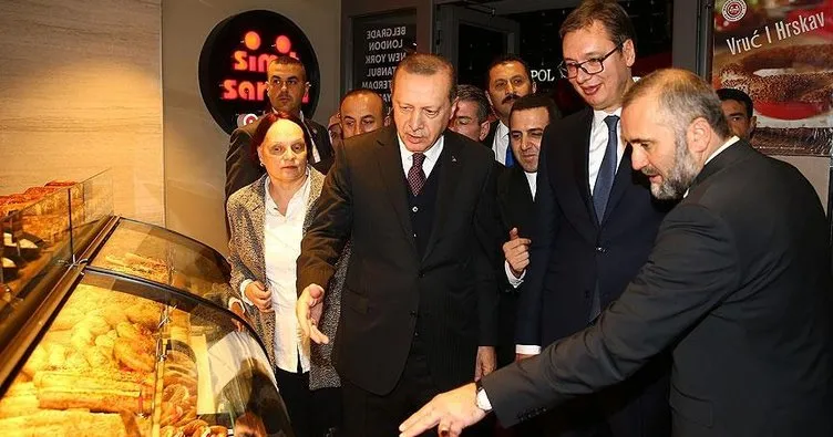 Erdoğan ile Vucic Belgrad’da Simit Sarayı’nı ziyaret etti