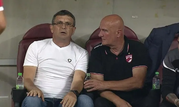 Dinamo Bükreş Teknik Direktörü Eugen Neagoe maç sırasında kalp krizi geçirdi