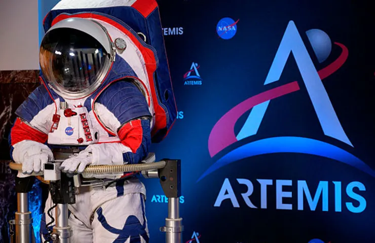 NASA YENİ NESİL UZAY GİYSİSİ TASARIMLARINI TANITTI