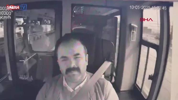 Beylikdüzü'ndeki metrobüs kazası araç içi kamerasında | Video