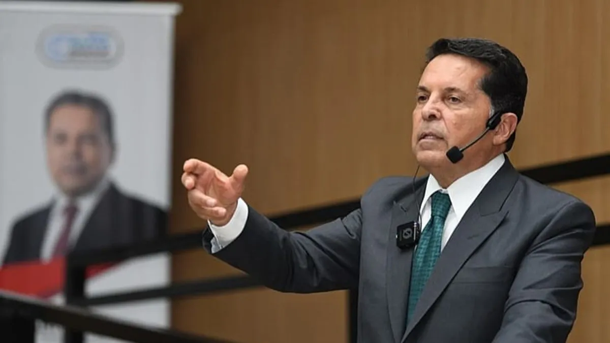 CHP’li Belediye Başkanı Ahmet Özer tutuklama talebiyle sevk edildi CHP’li Belediye Başkanı Ahmet Özer tutuklama talebiyle sevk edildi