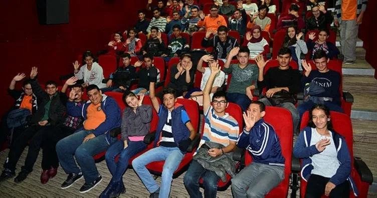 Antalya’da özel öğrencilerin sinema keyfi