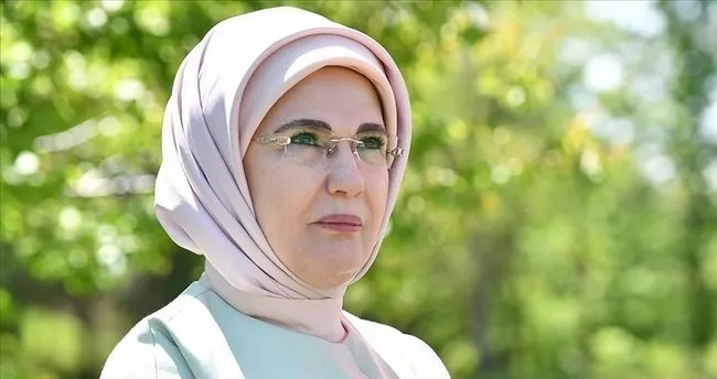 Emine Erdoğan’dan ‘Ayaş domatesi’ paylaşımı Emine Erdoğan’dan ‘Ayaş domatesi’ paylaşımı